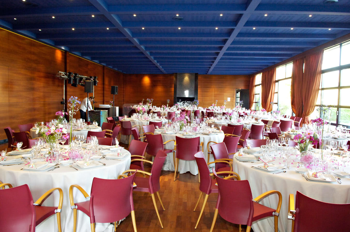 Mariage dans la salle de receptions