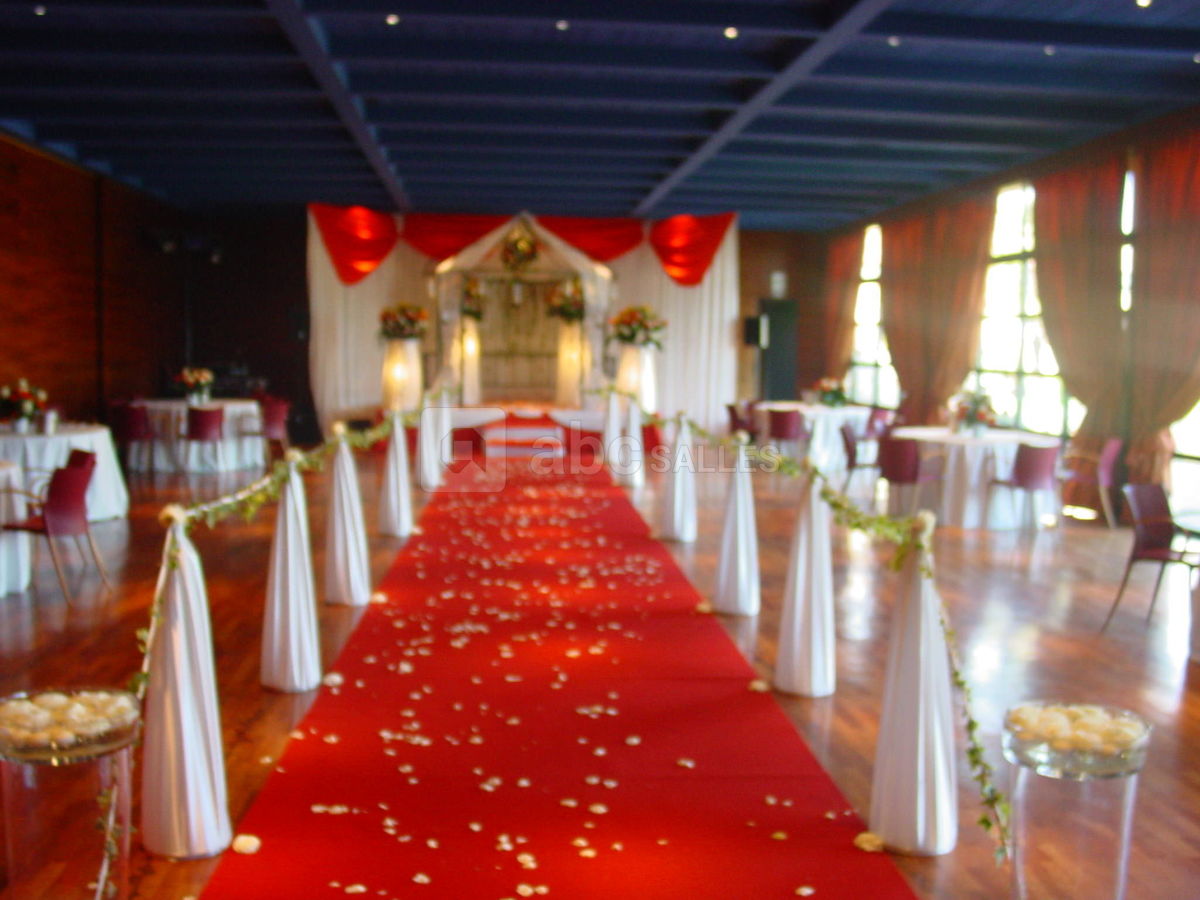 Ceremonie dans la salle de receptions
