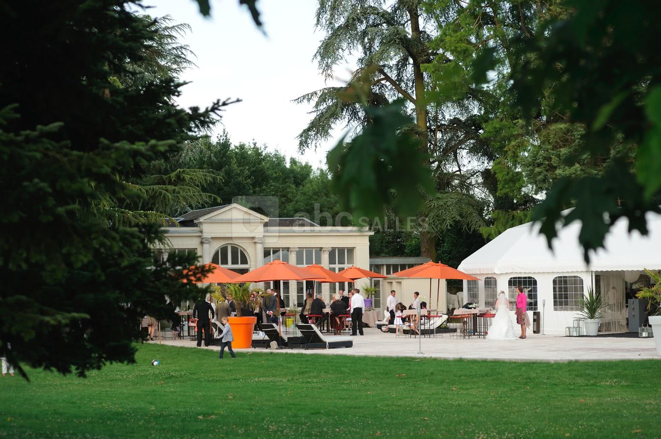 Cérémonie sur la terrasse