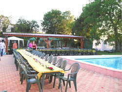 Les Pieds Dans l'Eau