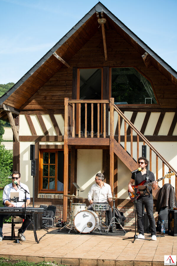 Longère avec terrasse ouverte sur la parc