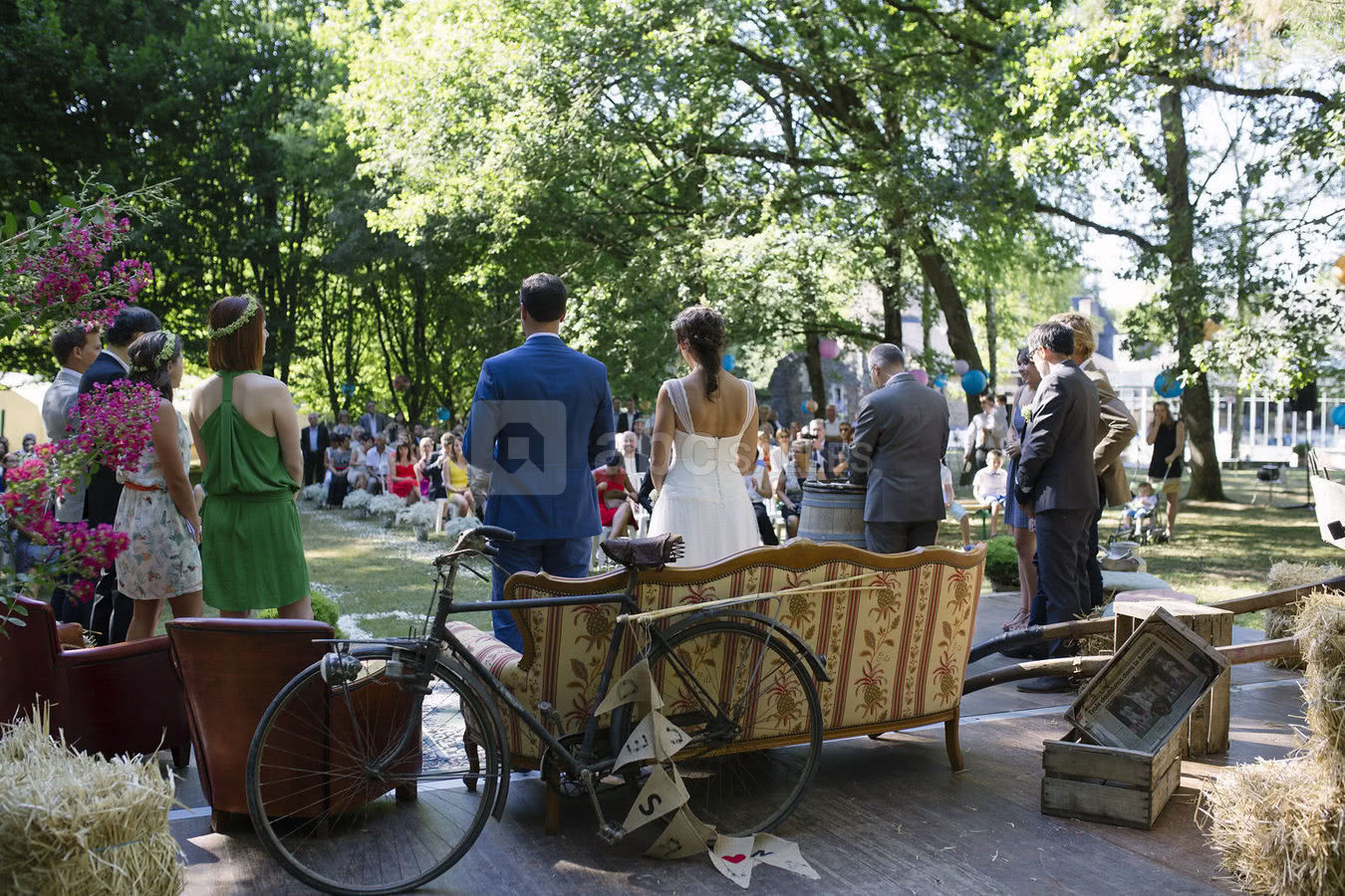 Cérémonie laïque dans le parc