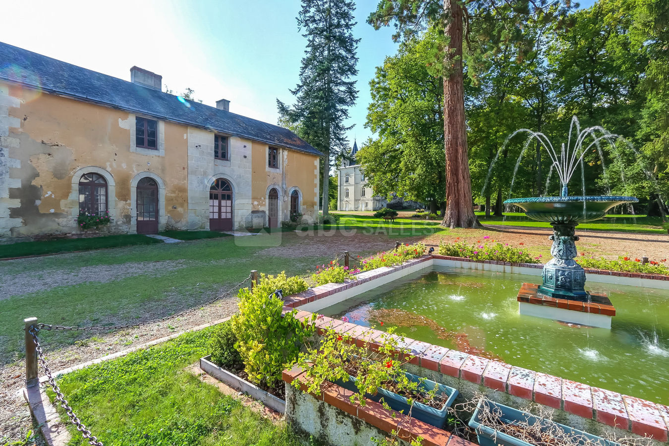 Jardin avec fontaine