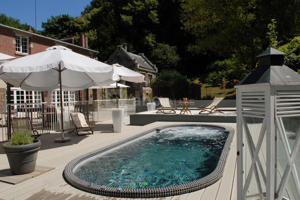 Spa de nage extérieur à 34 °C
