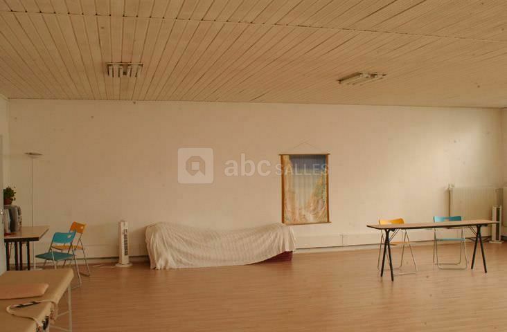 Salle 100 m²