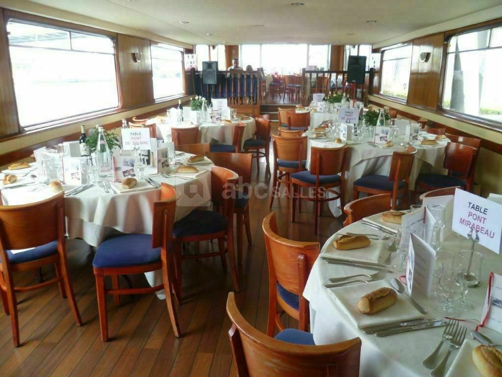 Votre réception pour 100 personnes en tables rondes