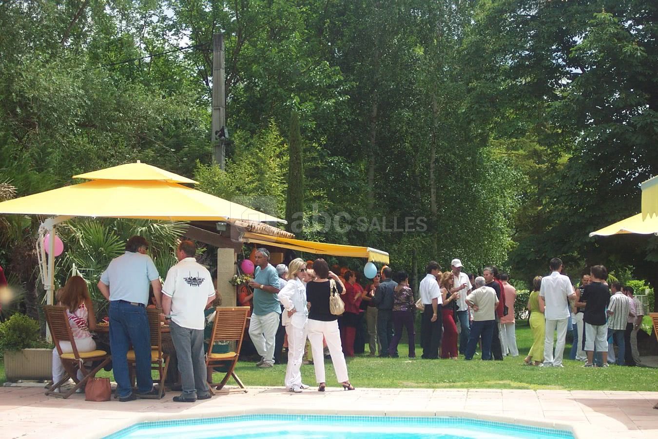 Réception côté piscine
