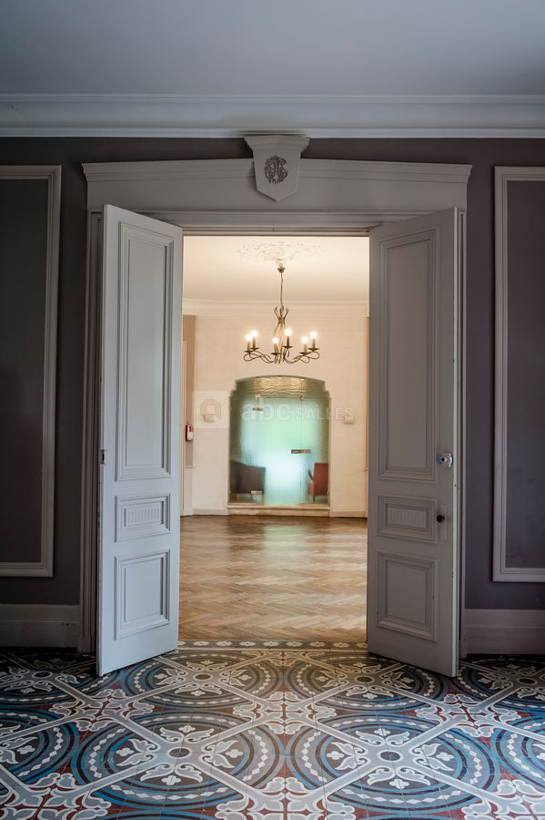 Les portes du château - Vu sur les salons