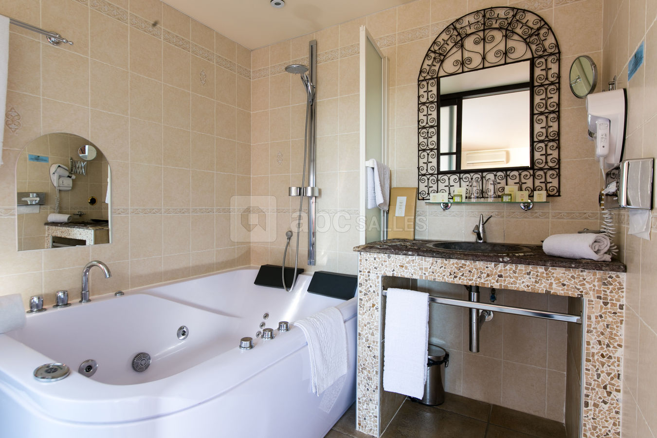Salle de bain - Jacuzzi Suite "Al Hambra"