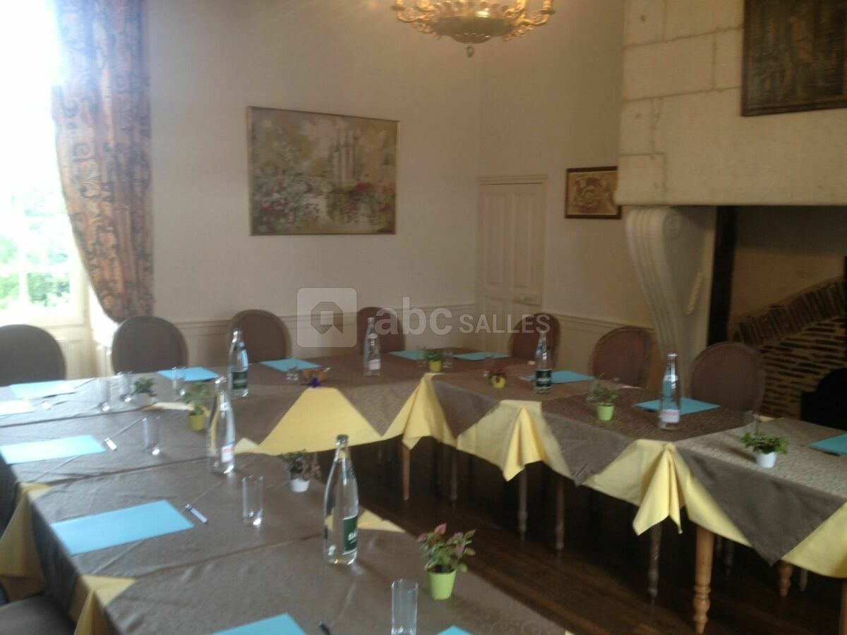 Salle de séminaire l'Eveque