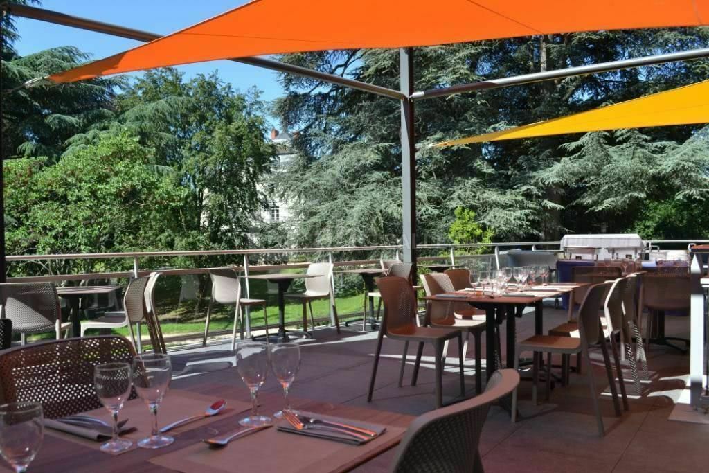 Un déjeuner en terrasse