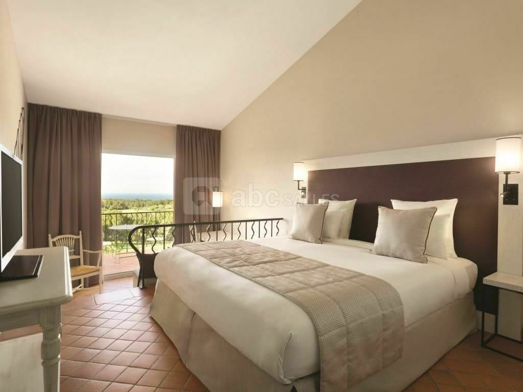 Chambre Deluxe vue golf et mer