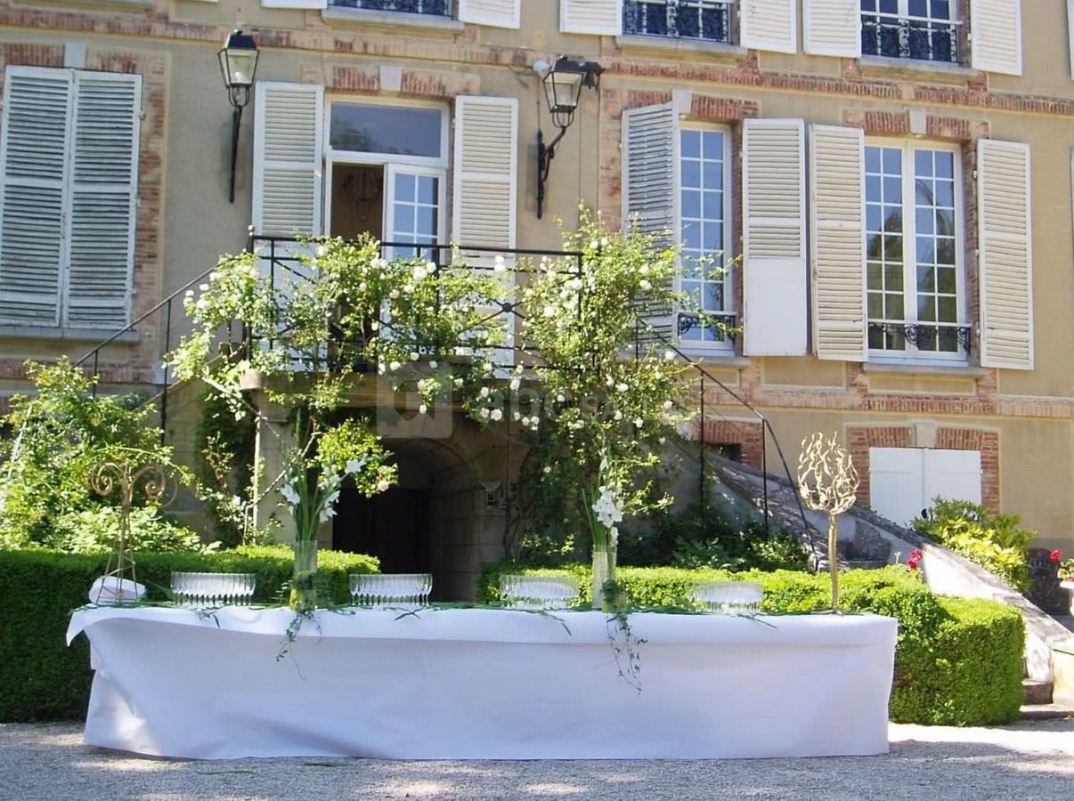 Cocktail / vin d'honneur dans le jardin