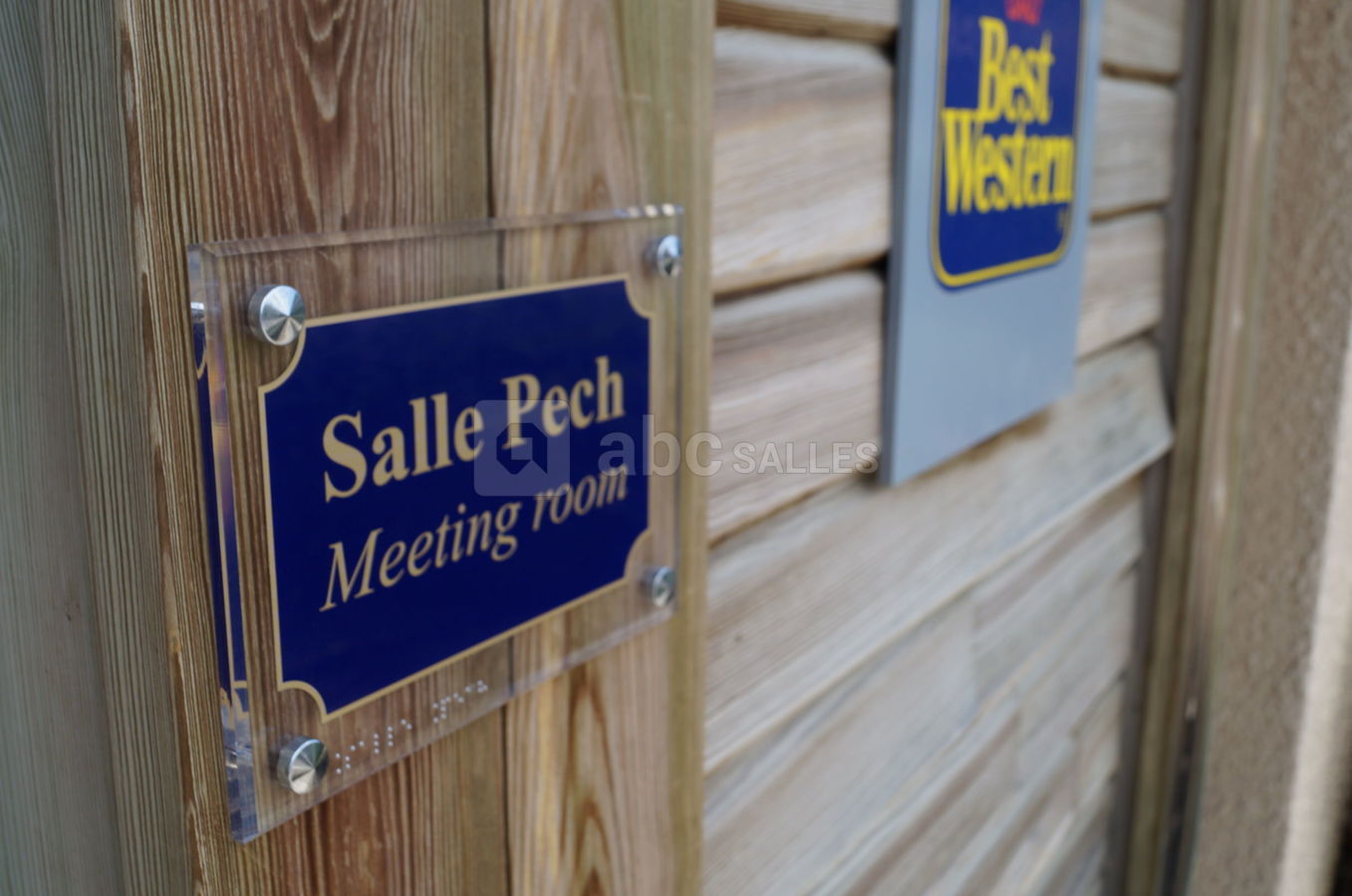 Extérieur salle pech