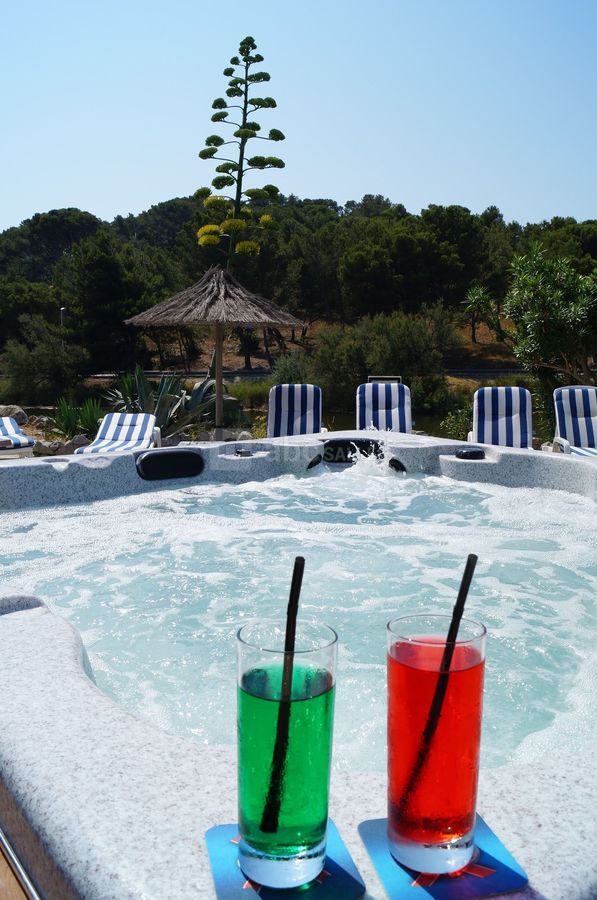 Bain à remous extérieur