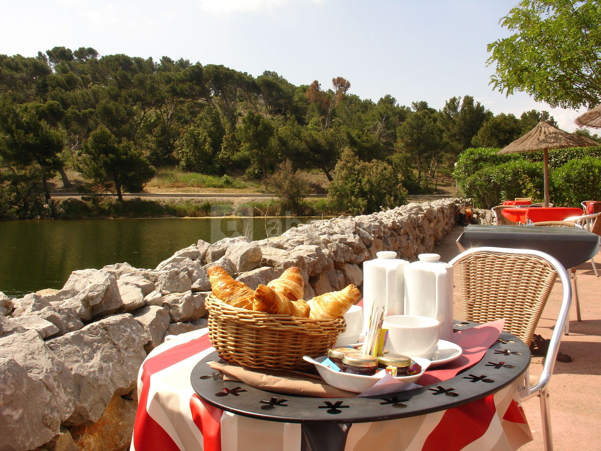 Terrasse petit déjeuner