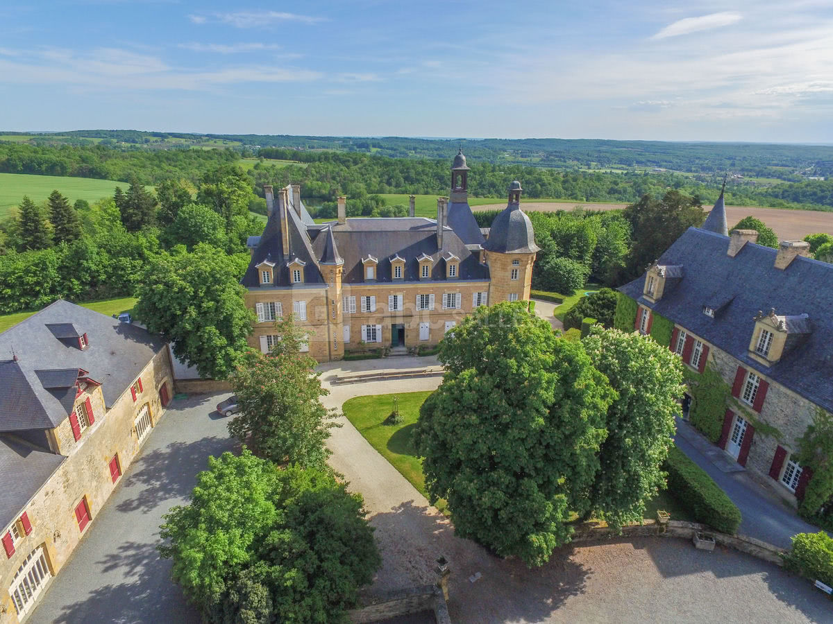 Cour des châteaux