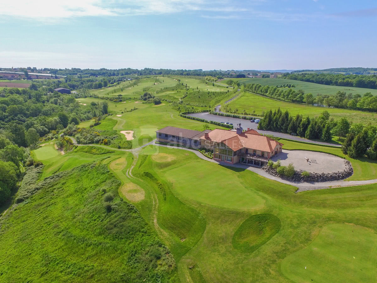 Clubhouse et le golf