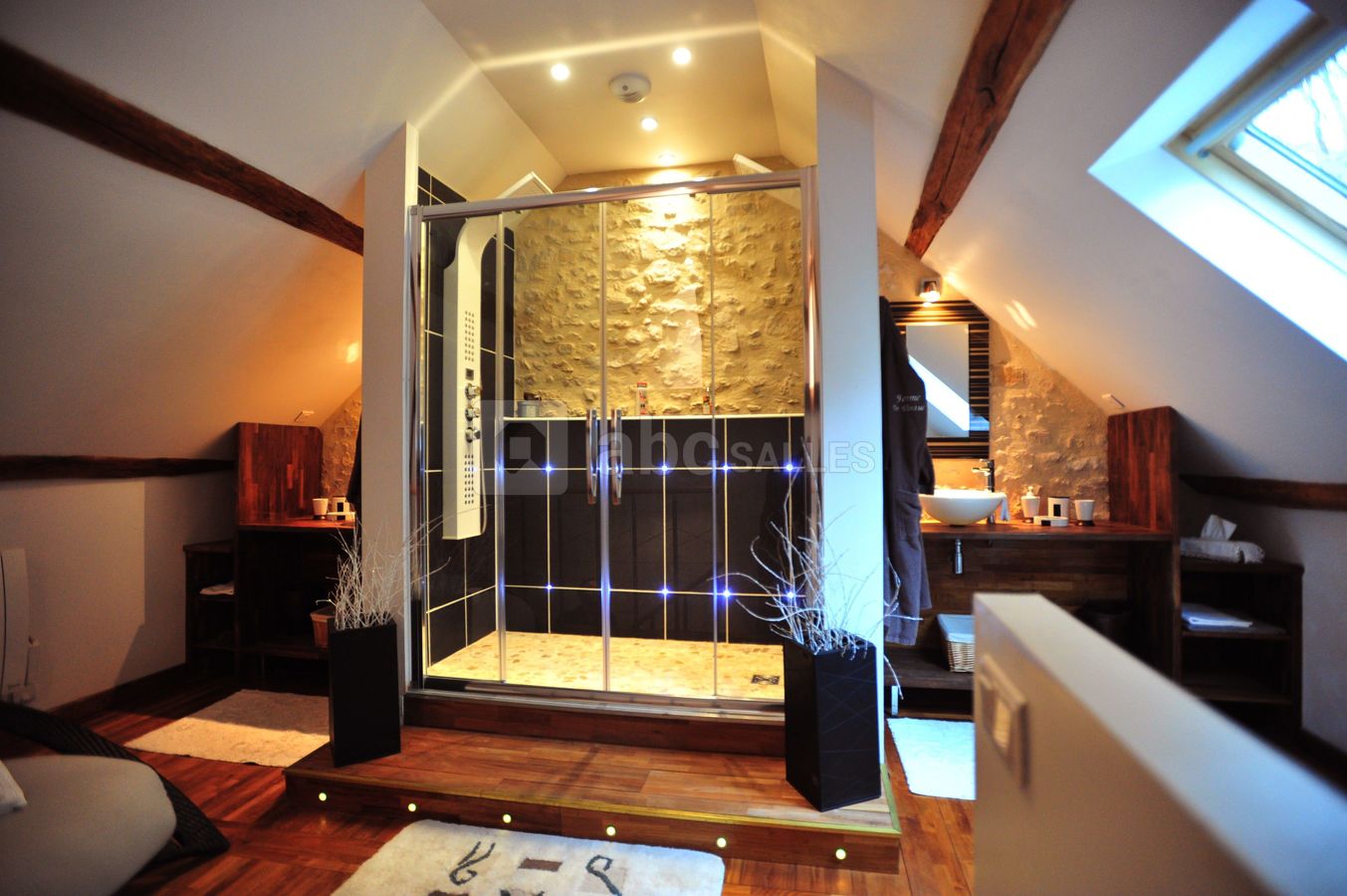 Salle de bain suite des mariés reine des prés