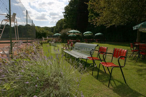 Vue exterieur du tennis 2