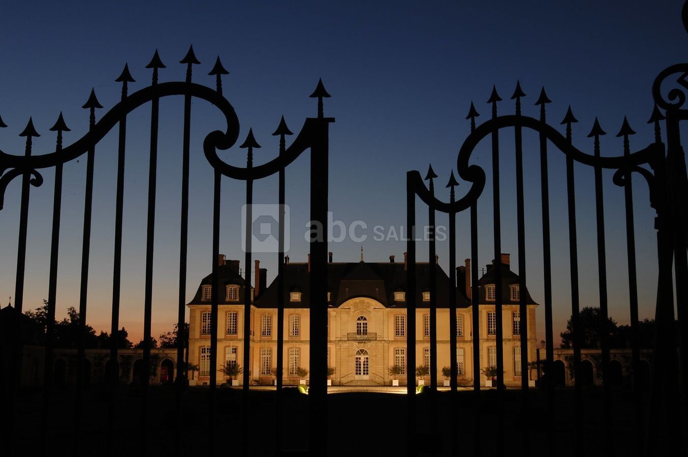 Le château de la Motte-Tilly de nuit