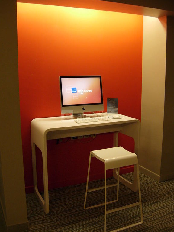 Web corner