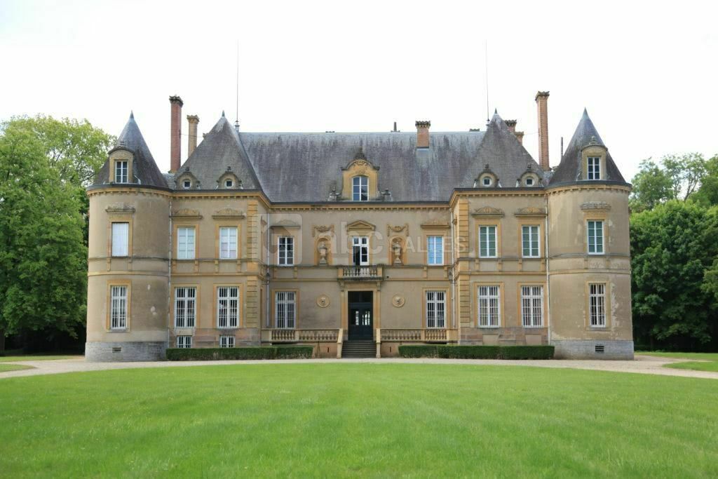 Façade du Chateau de Beaulon