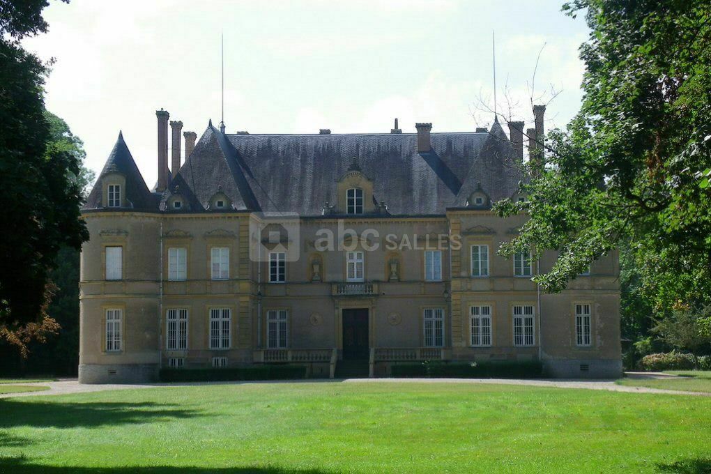 Façade du Chateau de Beaulon