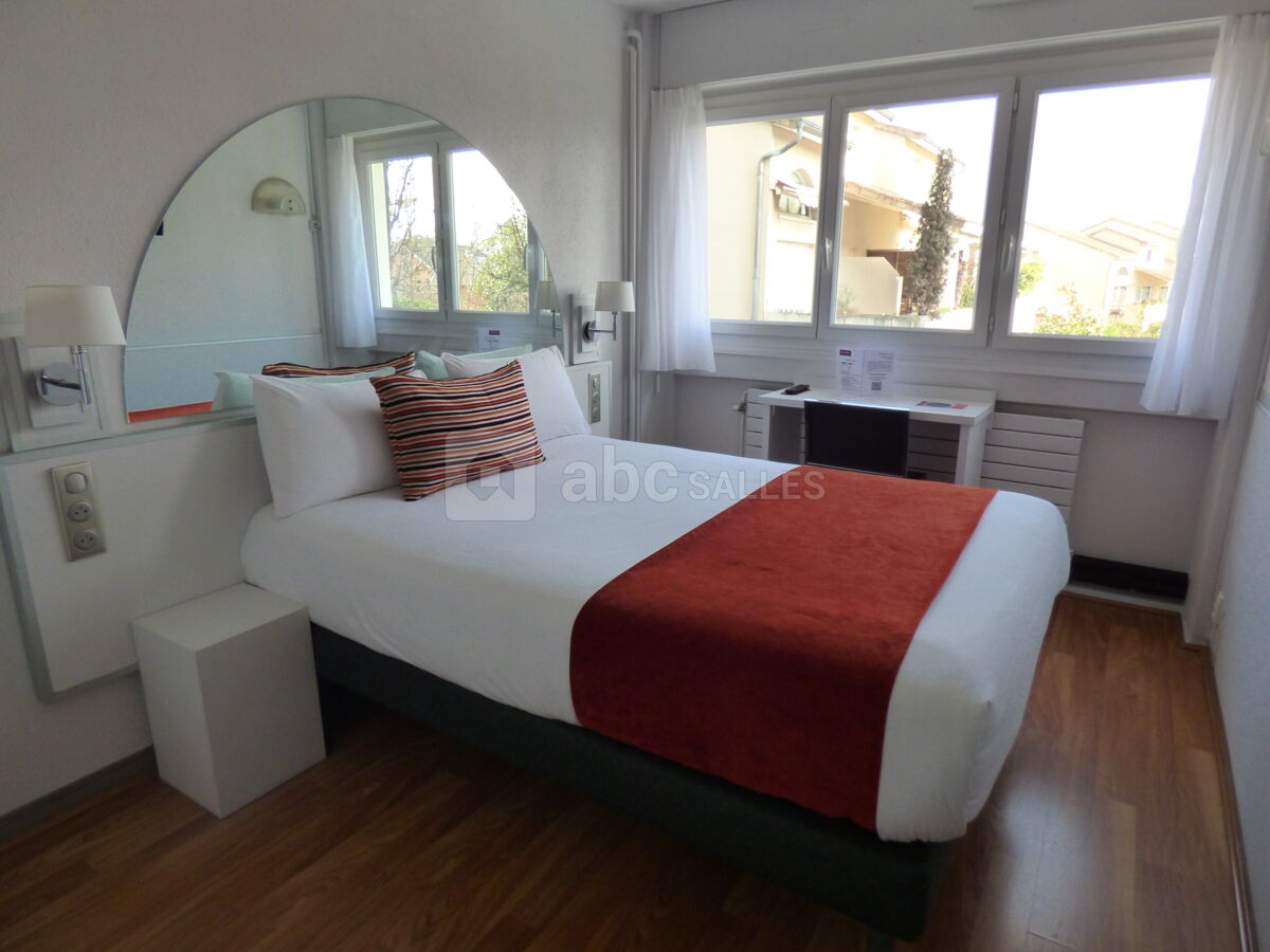 Chambre standard une ou deux personnes (un lit double ou deux lits / 12.5m2)