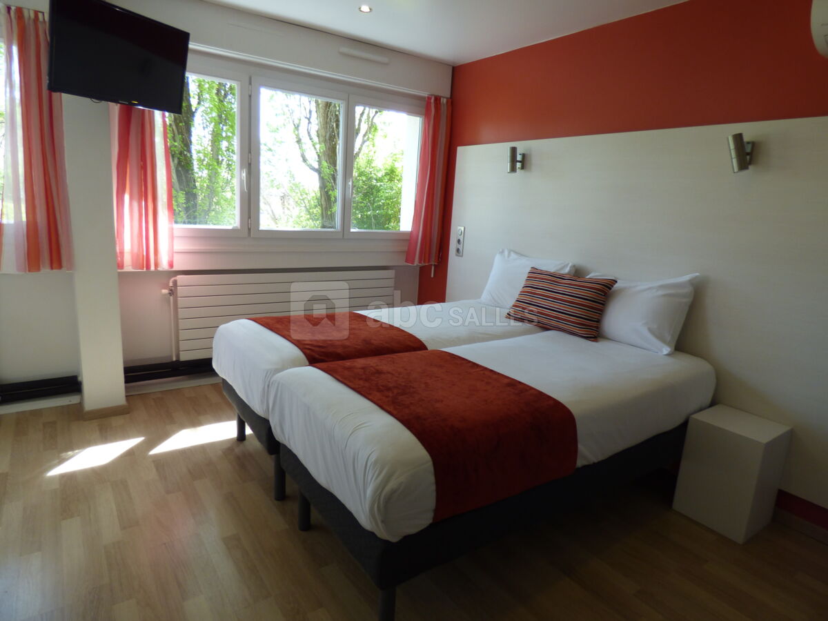 Chambre espace une ou deux personnes ( deux lits ou un lit double /18m2)