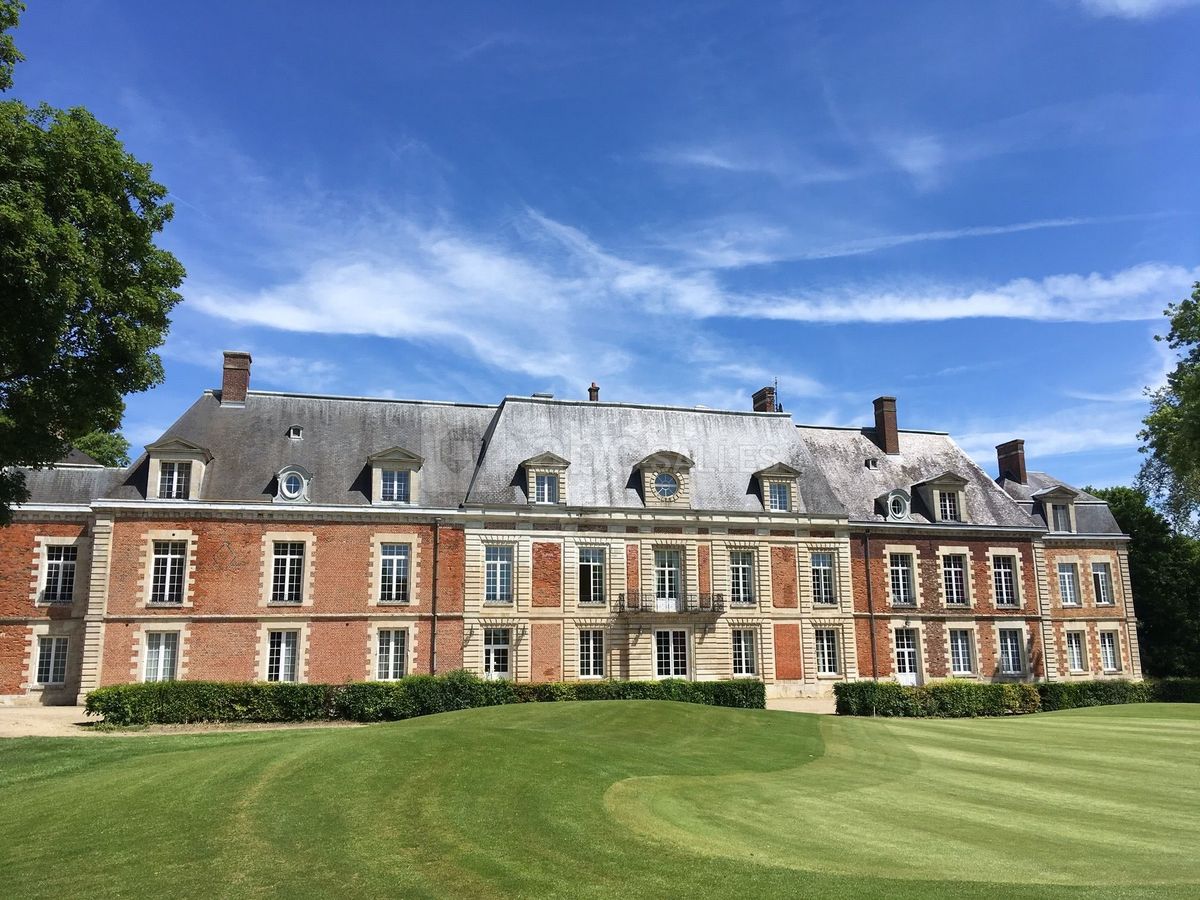 CHATEAU D'HUMIERES