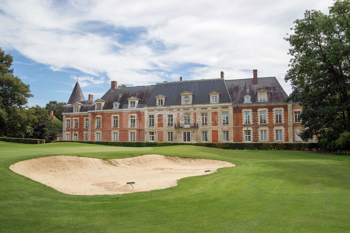 CHATEAU D'HUMIERES
