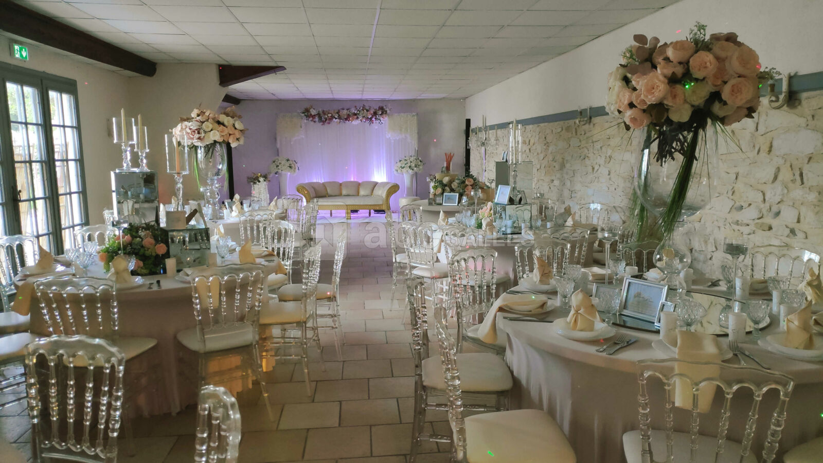 Grande salle du mas le Petit Nizon