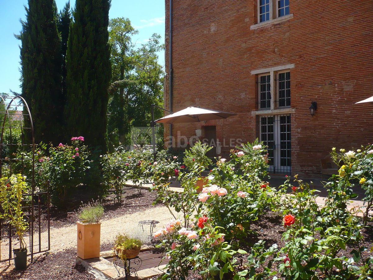 Terrasse de la roseraie