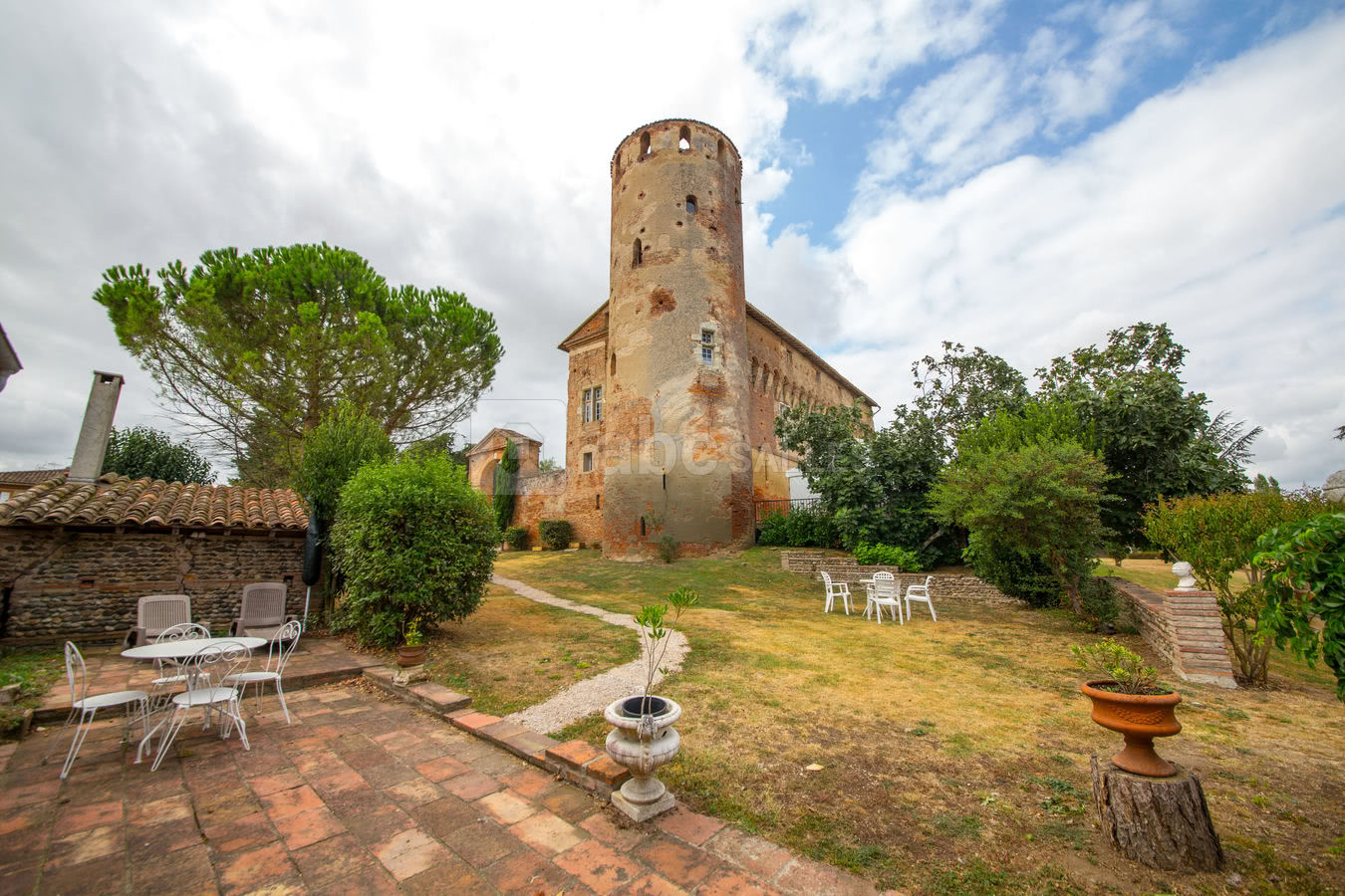 Le château vu de la maisonnette du parc