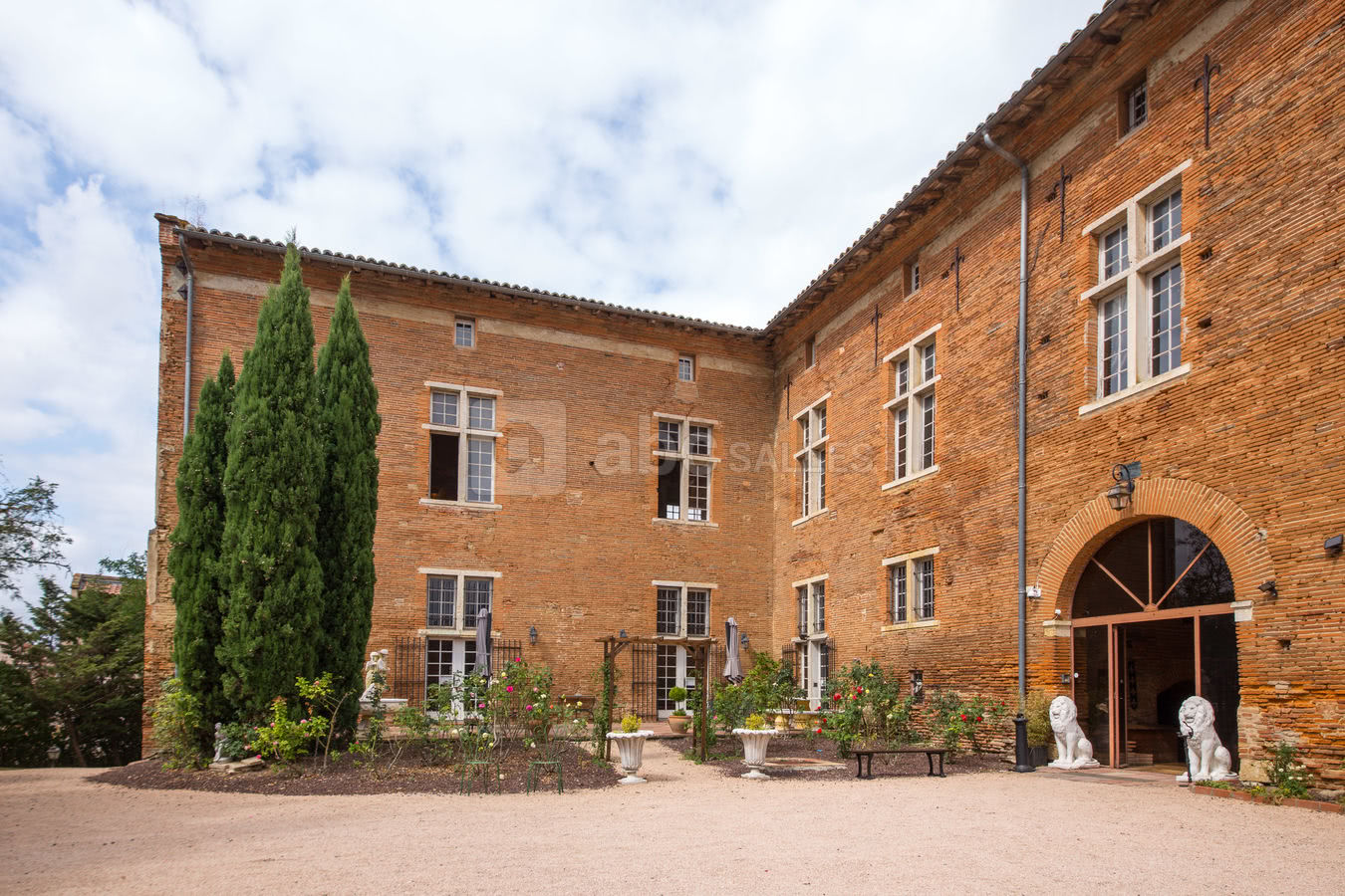 Le château vu de la cour d'honneur