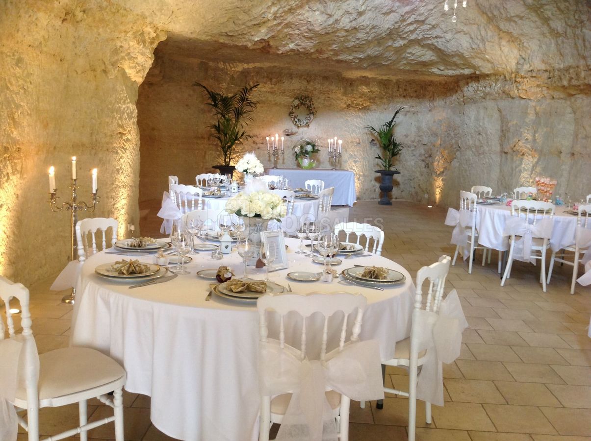 La Grotte de la Roche Aux Fées