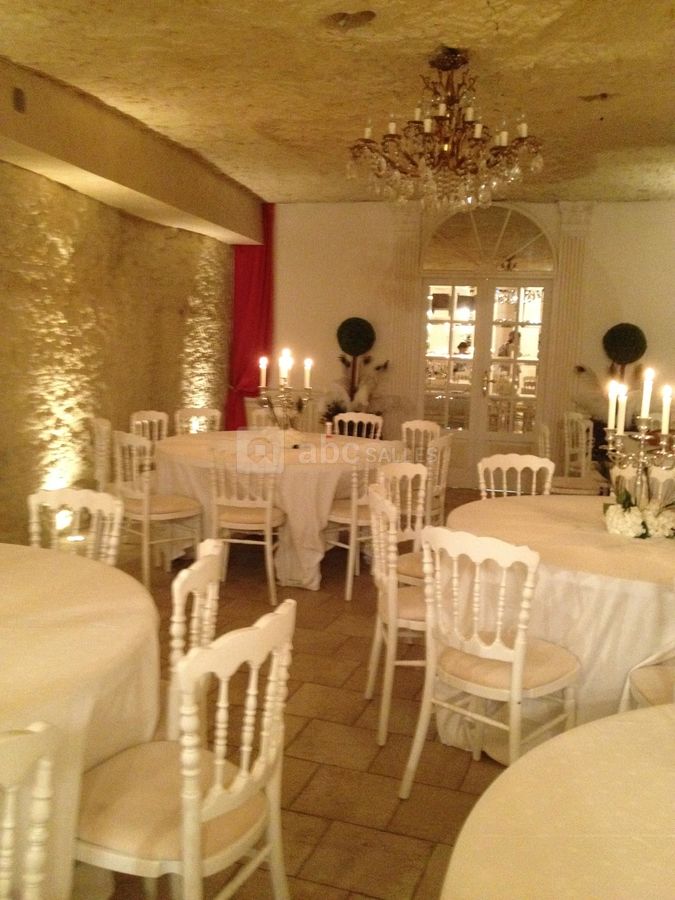 La Grotte de la Roche Aux Fées