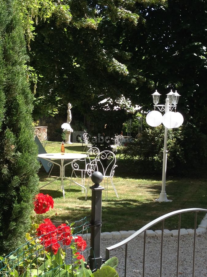 La Grotte de la Roche Aux Fées