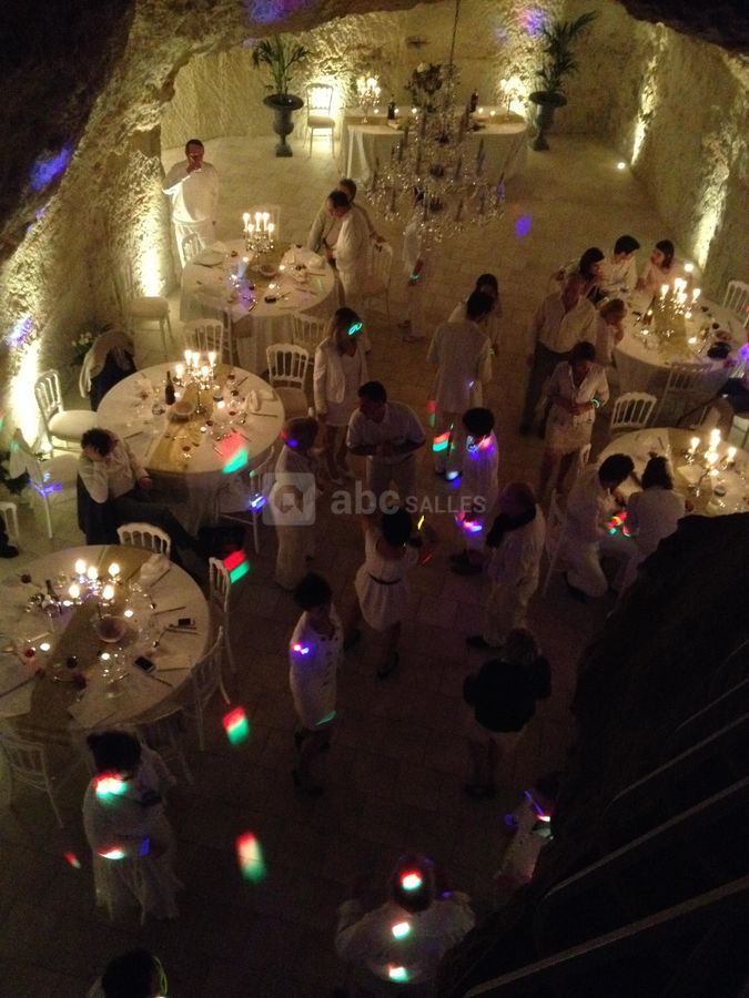 La Grotte de la Roche Aux Fées