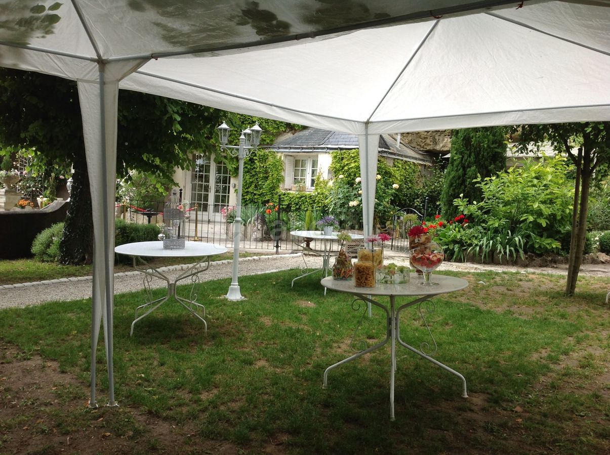 La Grotte de la Roche Aux Fées