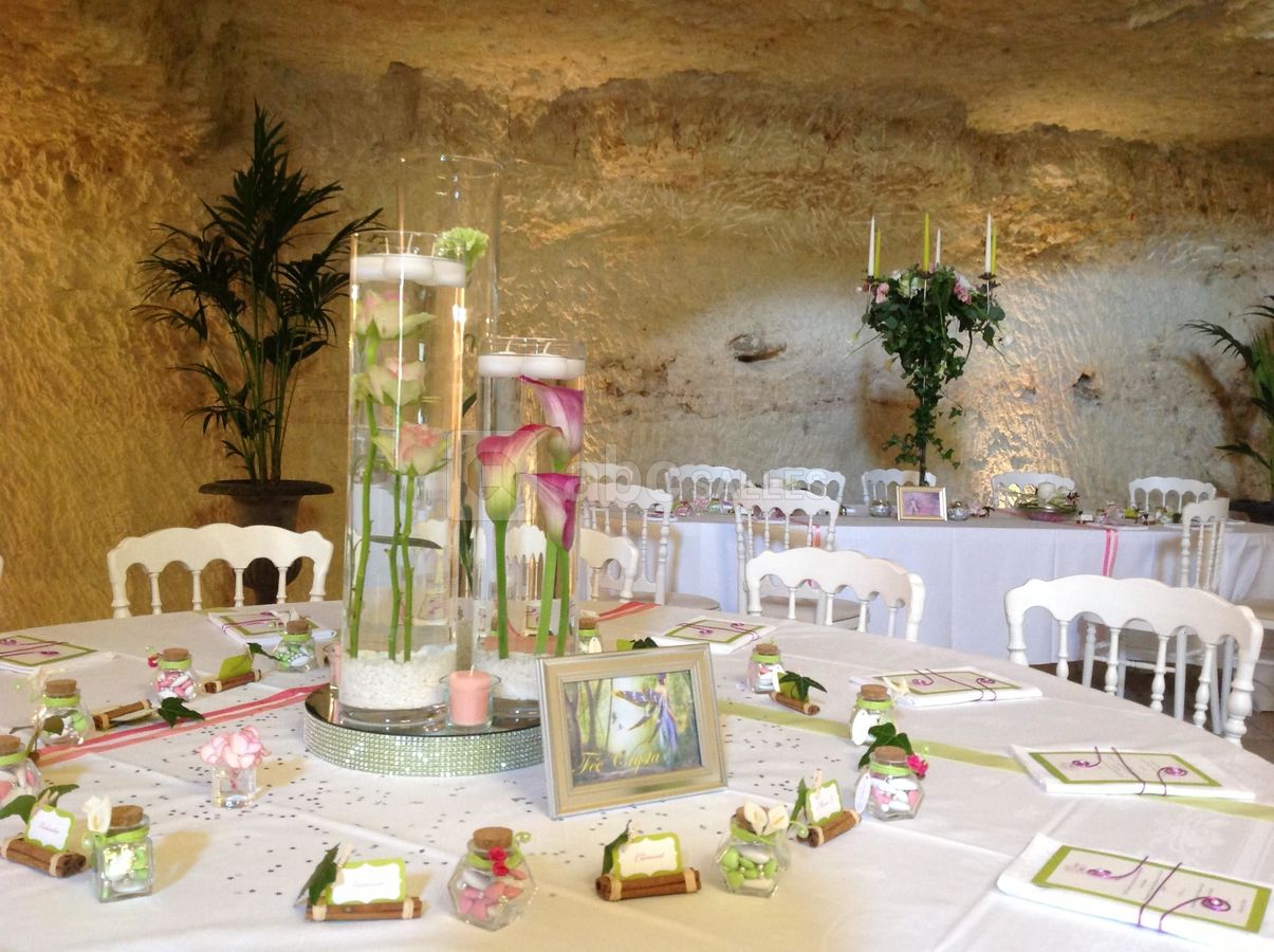 La Grotte de la Roche Aux Fées