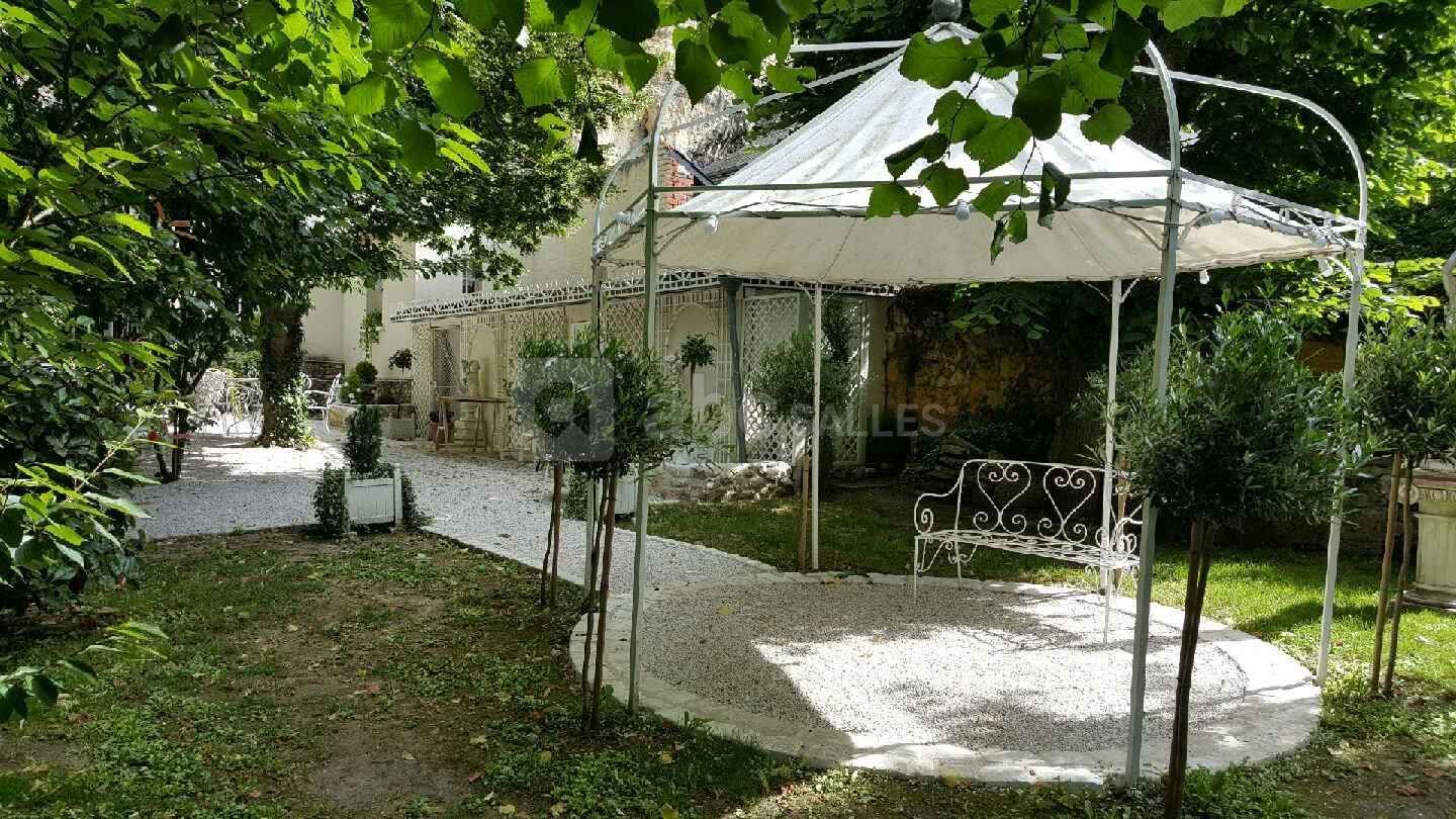 La Grotte de la Roche Aux Fées