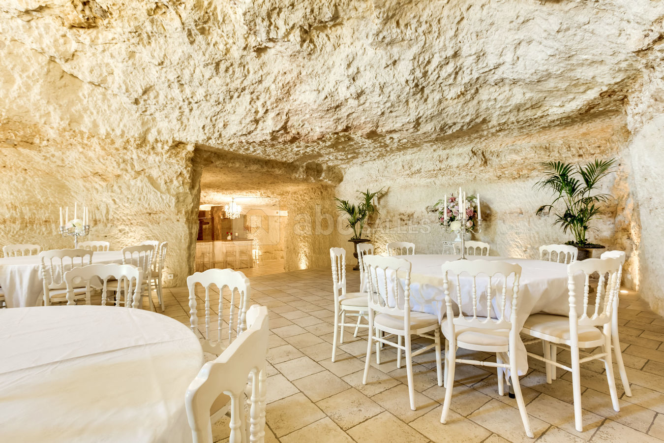 La Grotte de la Roche Aux Fées