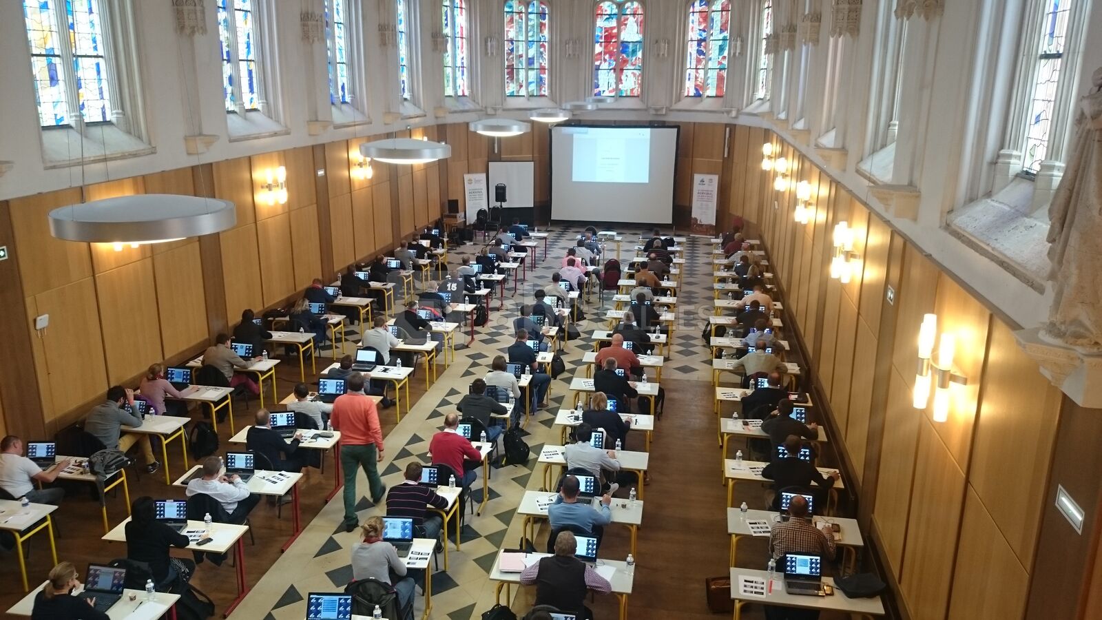 Examen via Internet pour 90 personnes