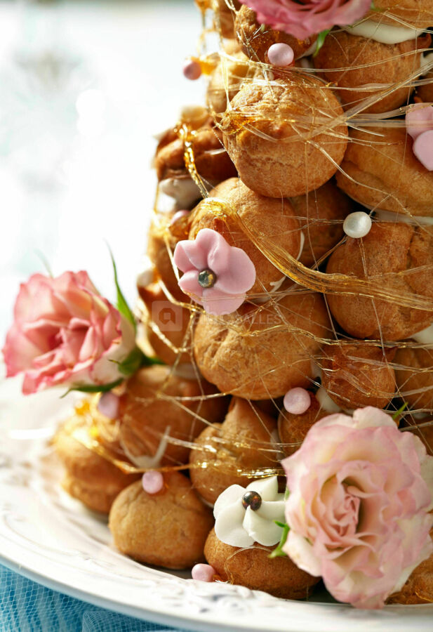 Pièce montée, wedding cake