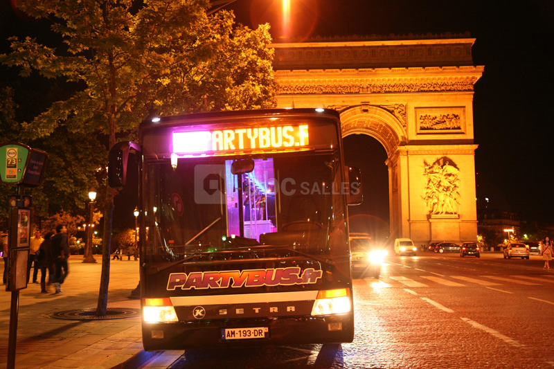 Organiser une soirée dans un vieux bus ratp avec chauffeur