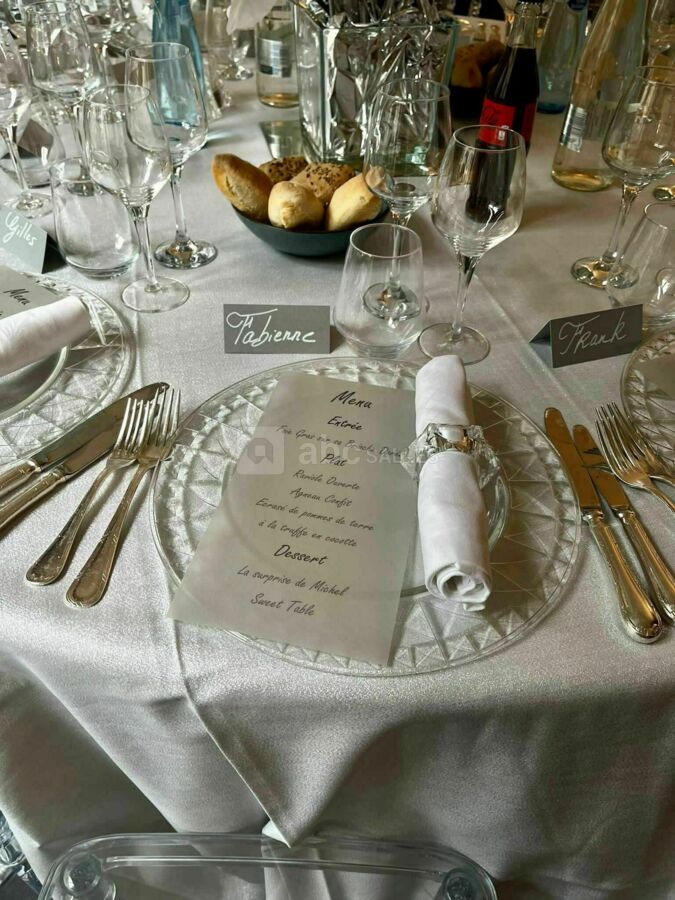 Diner assis 55 personnes