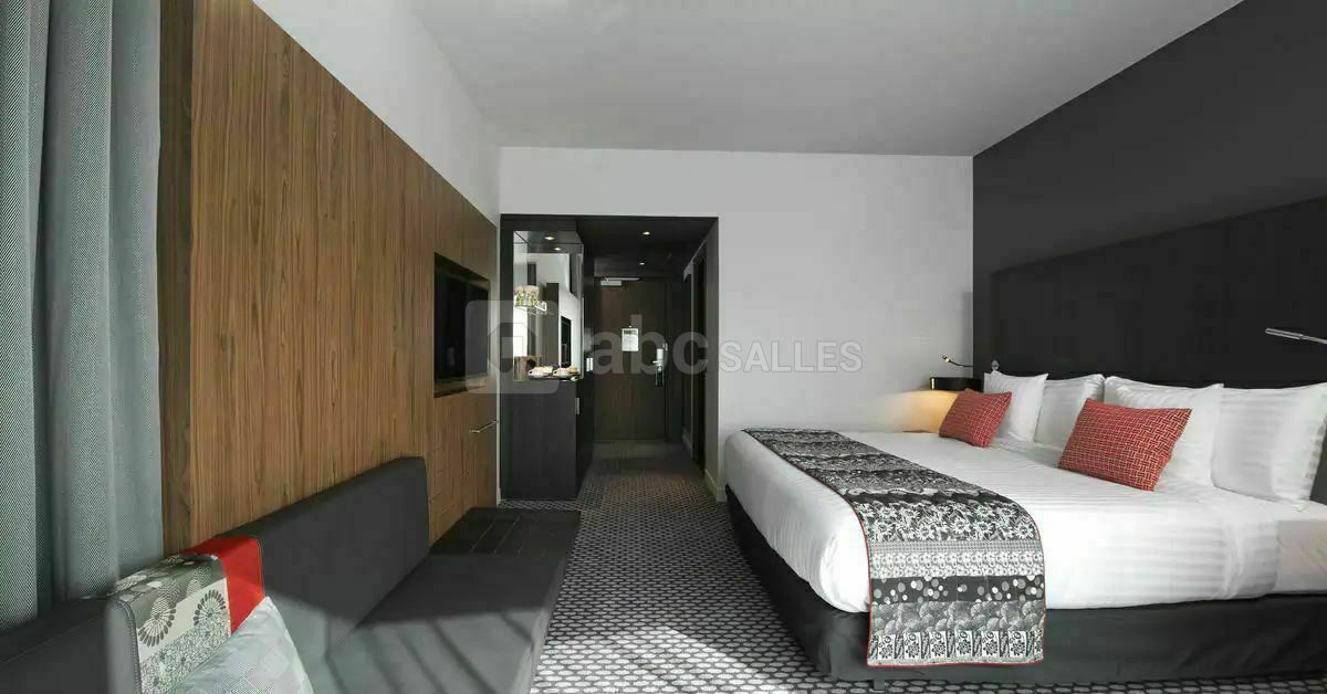 MELIA STANDARD