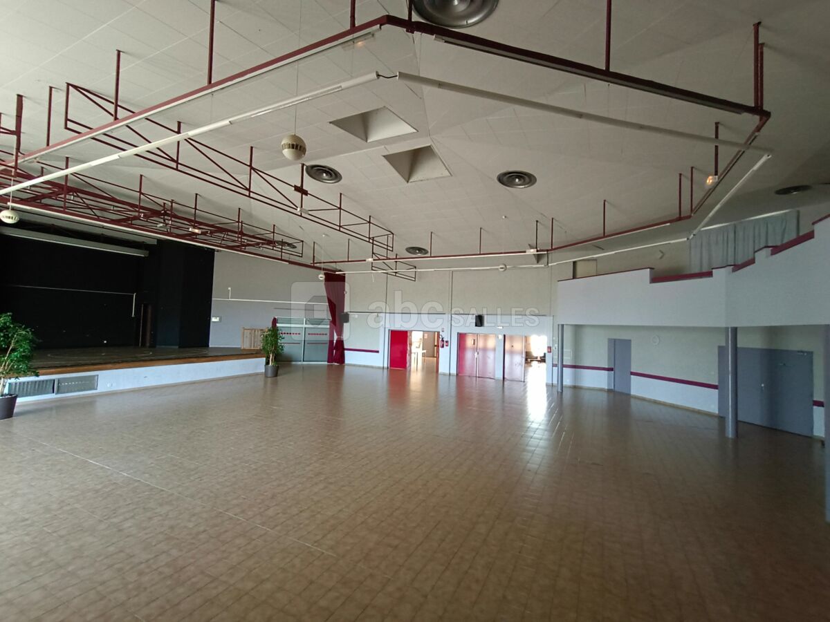Salle des fêtes sans configuration